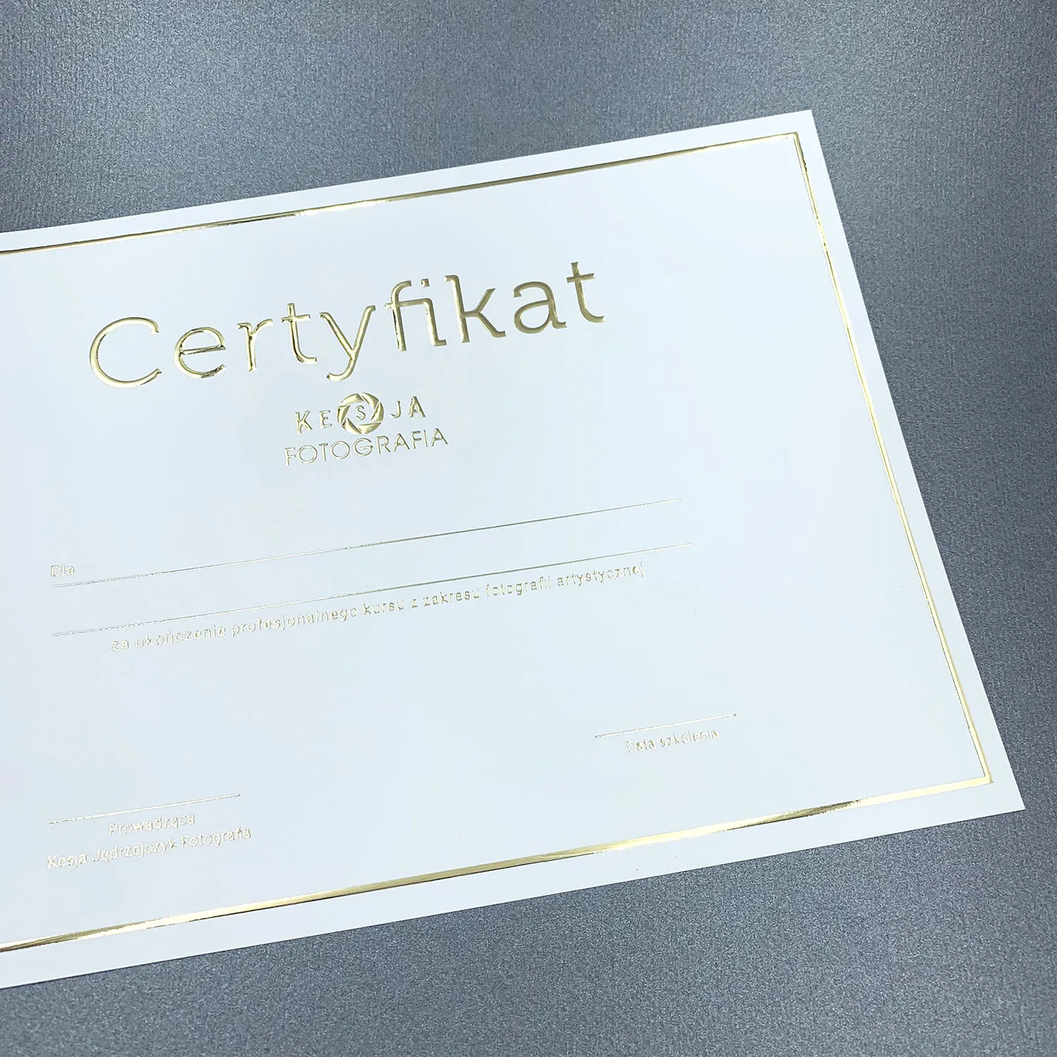 Фото товара «Сертификаты полноцветные с объемными лаком и фольгой» №2