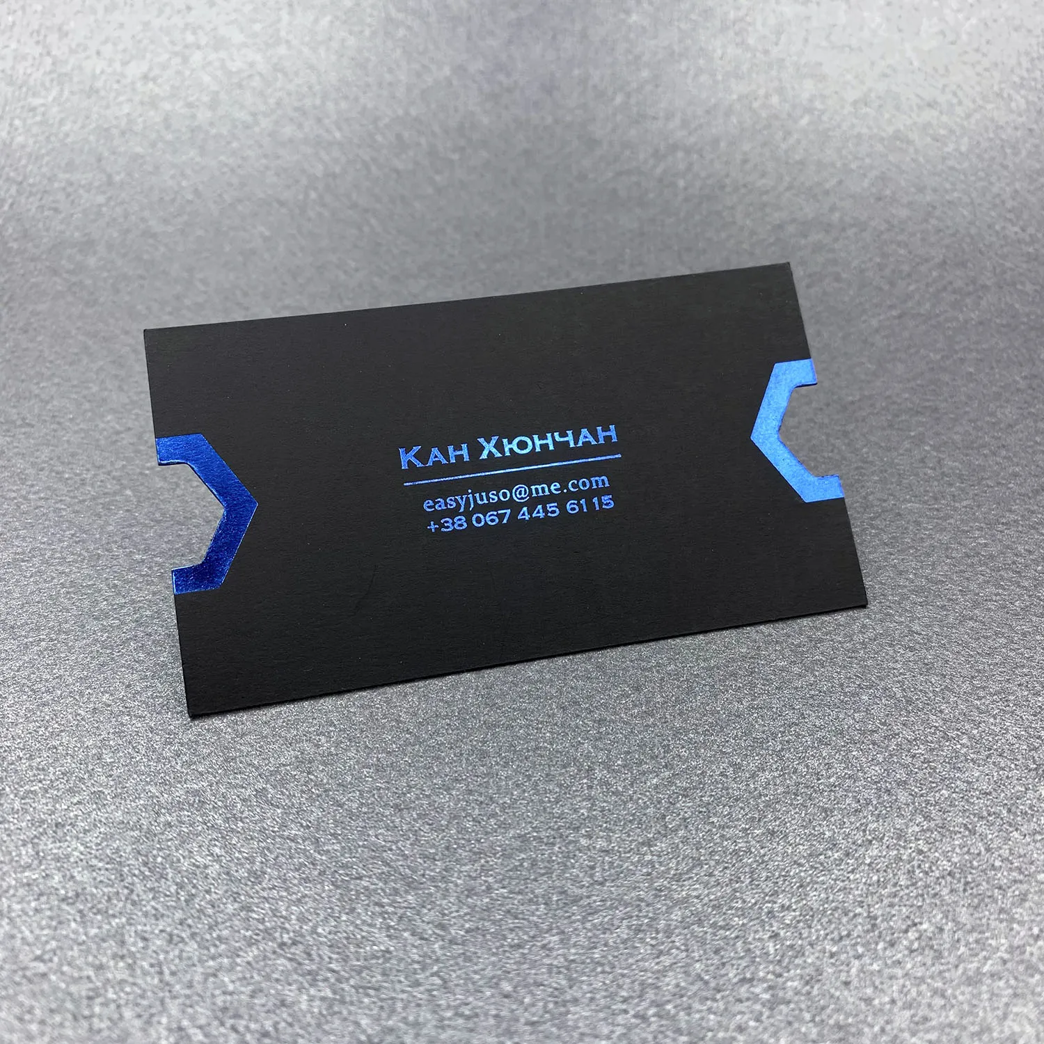 Фото товара «Визитки индивидуальной формы» №3