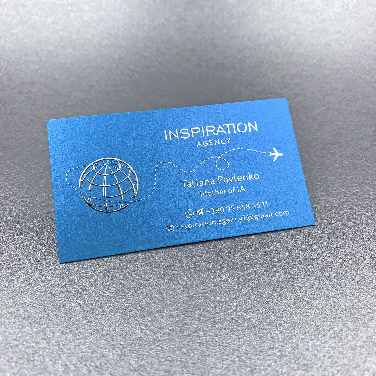 Фото товара «Повнокольорові візитки з об`ємною фольгою та лаком» №2